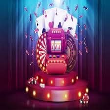 Dealer profesional tiktak88 Live Casino sedang membagikan kartu baccarat di meja streaming HD